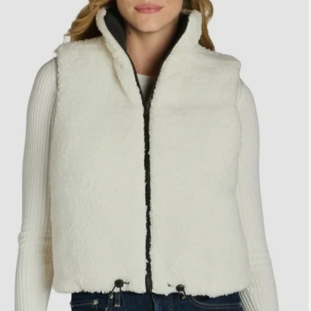 No boundaries reversible vest black with beige fur inside xs - Picture 2 of 8